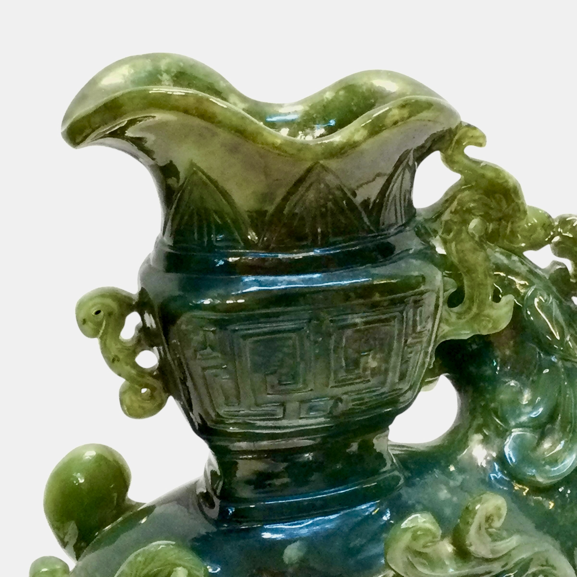 Fenice/grifone con vaso in giada nefrite - immagine 11
