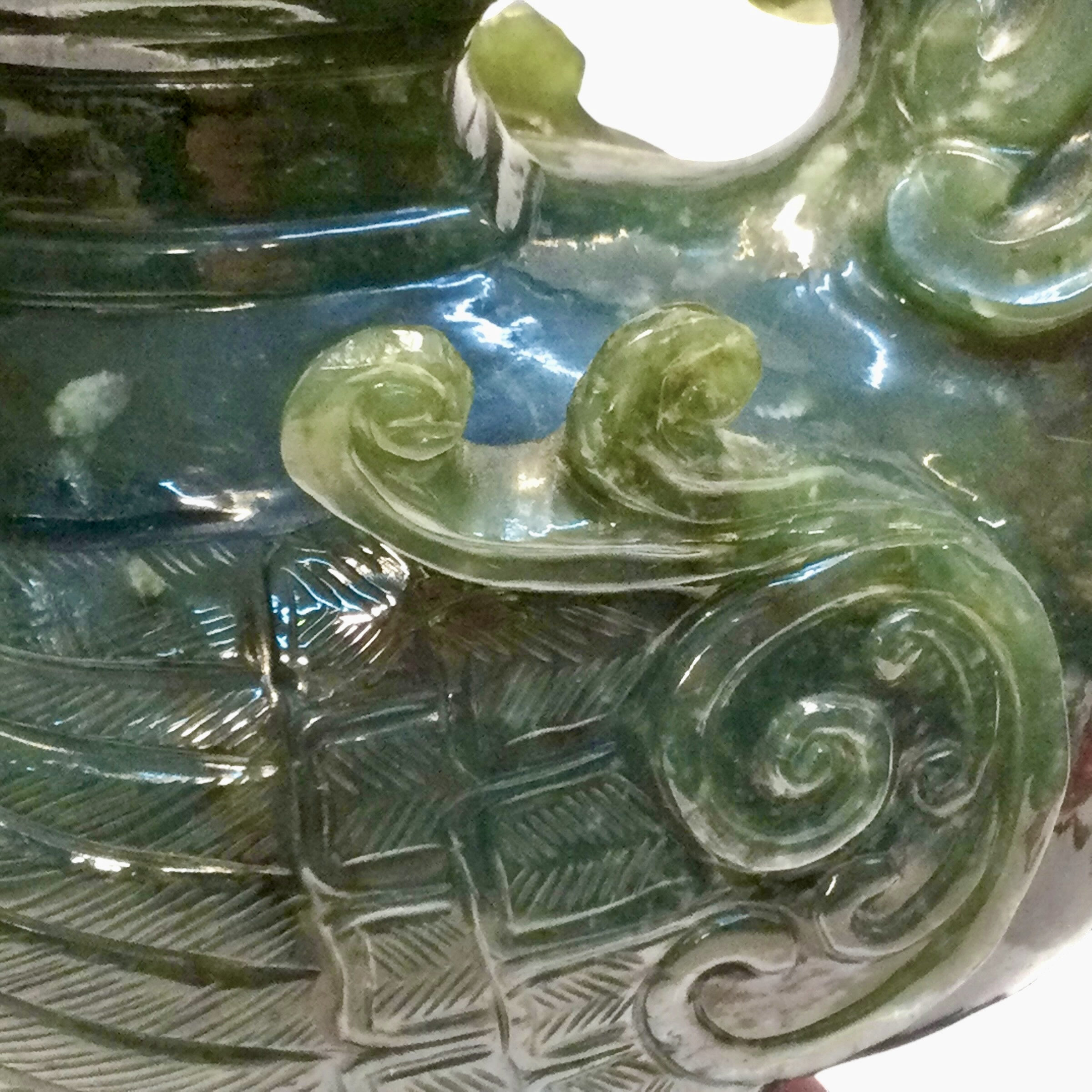 Fenice/grifone con vaso in giada nefrite - immagine 7
