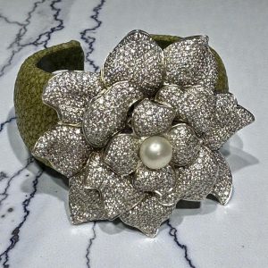Bracciale pelle di razza e zirconi