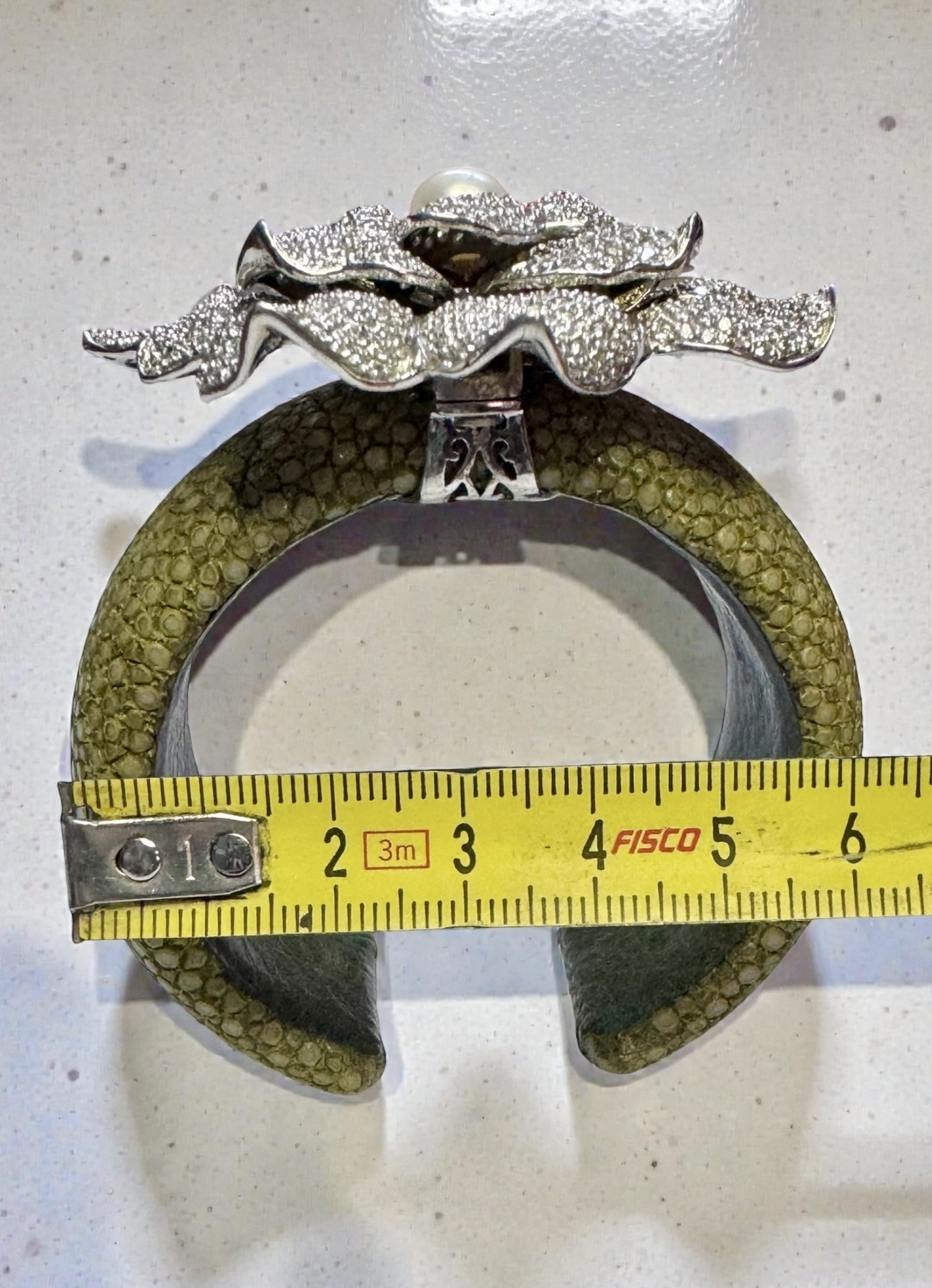 Bracciale pelle di razza e zirconi - immagine 13